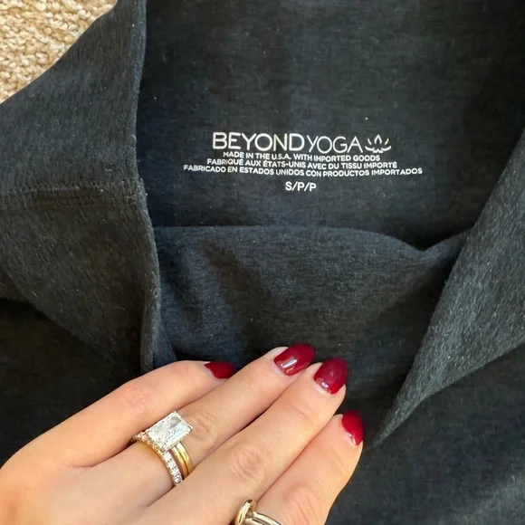 Beyond yoga bike shorts - Picture 2 of 3